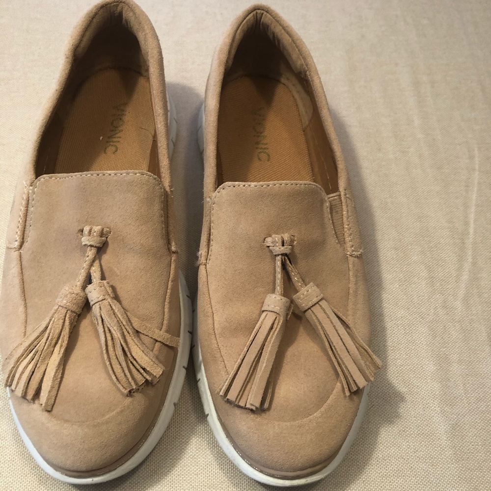 Vionic light pink loafers !